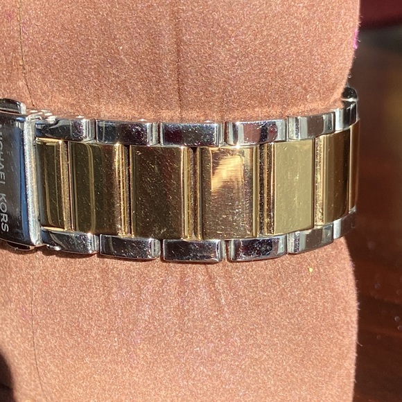 MICHAEL KORS
Parker Quartz White Dial Two Tone Bracelet Ladies Watch - Picture 8 of 11